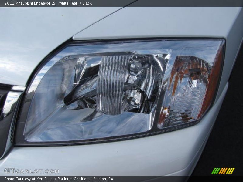 White Pearl / Black 2011 Mitsubishi Endeavor LS