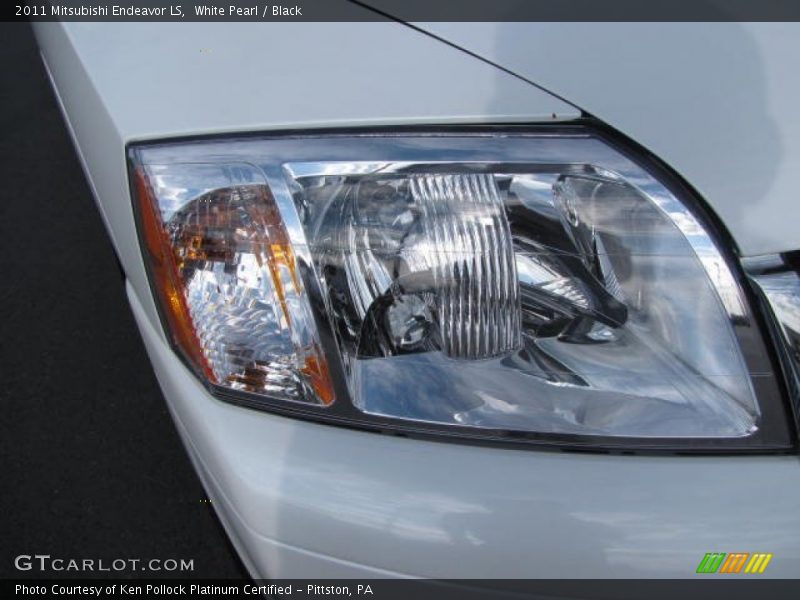 White Pearl / Black 2011 Mitsubishi Endeavor LS