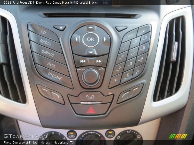 Controls of 2012 Focus SE 5-Door