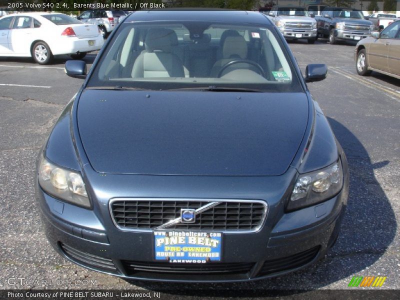 Barents Blue Metallic / Off Black 2005 Volvo S40 2.4i