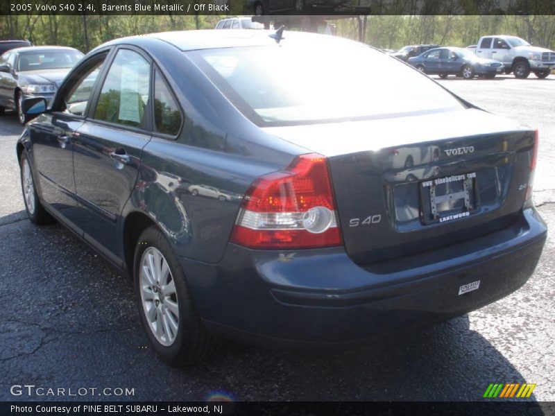 Barents Blue Metallic / Off Black 2005 Volvo S40 2.4i