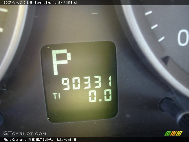 Barents Blue Metallic / Off Black 2005 Volvo S40 2.4i