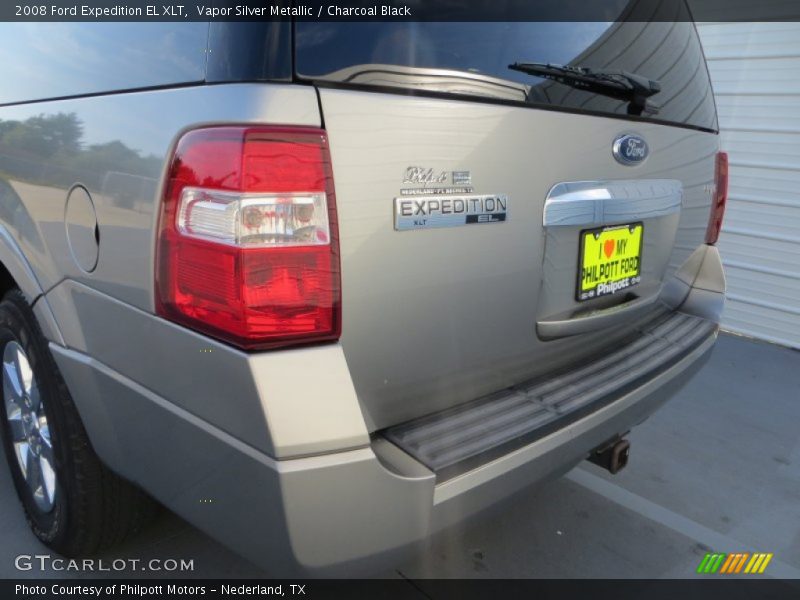 Vapor Silver Metallic / Charcoal Black 2008 Ford Expedition EL XLT