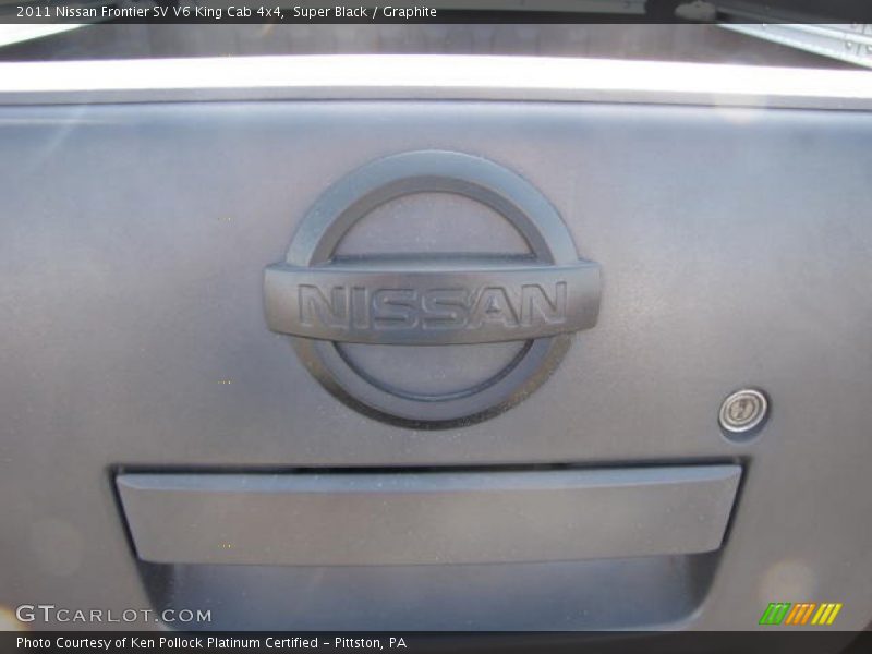 Super Black / Graphite 2011 Nissan Frontier SV V6 King Cab 4x4