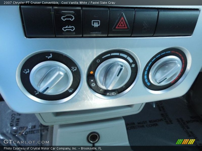 Controls of 2007 PT Cruiser Convertible