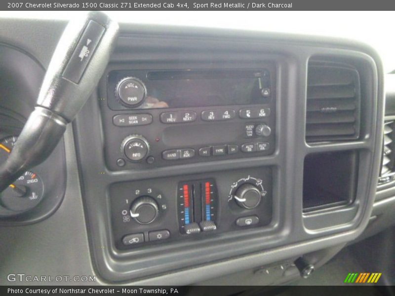 Sport Red Metallic / Dark Charcoal 2007 Chevrolet Silverado 1500 Classic Z71 Extended Cab 4x4