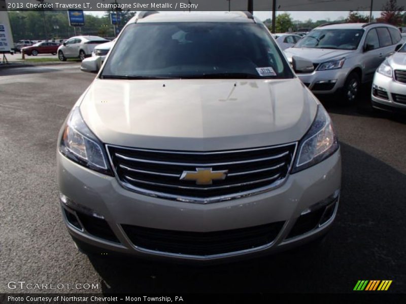 Champagne Silver Metallic / Ebony 2013 Chevrolet Traverse LT