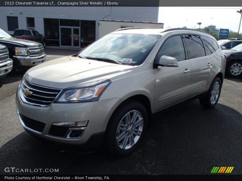 Champagne Silver Metallic / Ebony 2013 Chevrolet Traverse LT