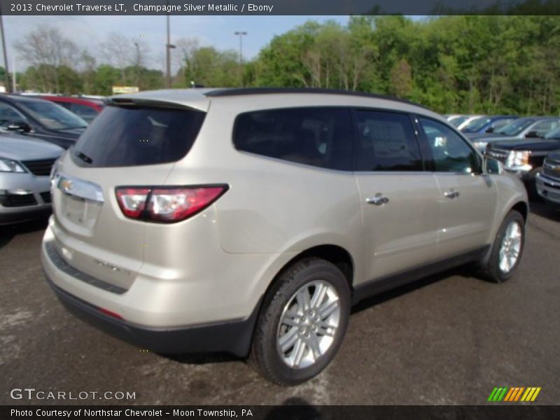 Champagne Silver Metallic / Ebony 2013 Chevrolet Traverse LT