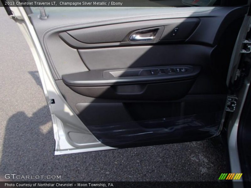 Champagne Silver Metallic / Ebony 2013 Chevrolet Traverse LT