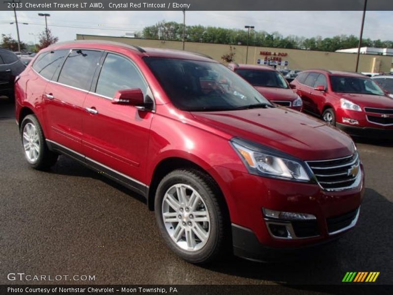 Front 3/4 View of 2013 Traverse LT AWD