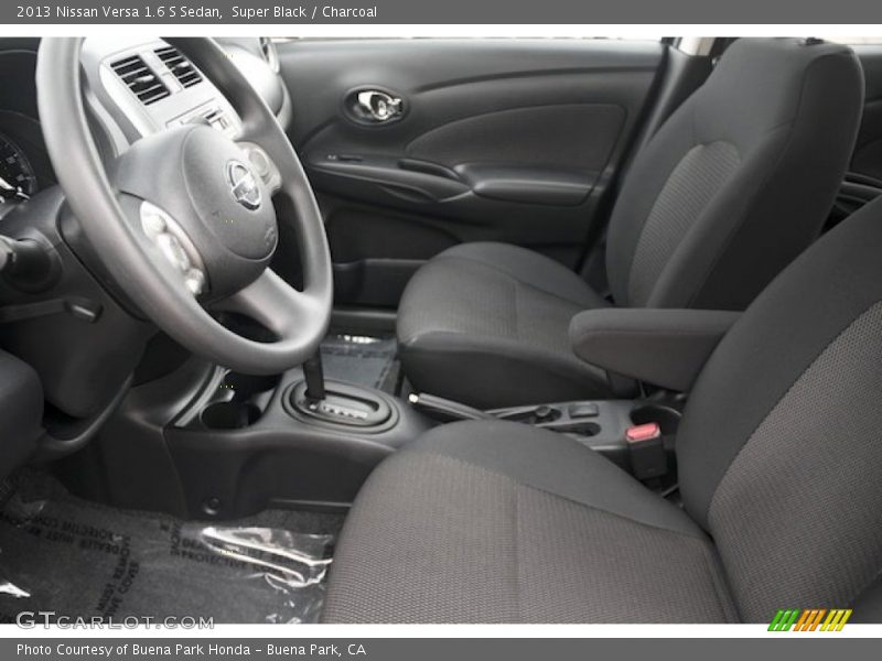 Super Black / Charcoal 2013 Nissan Versa 1.6 S Sedan