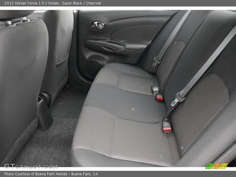 Super Black / Charcoal 2013 Nissan Versa 1.6 S Sedan
