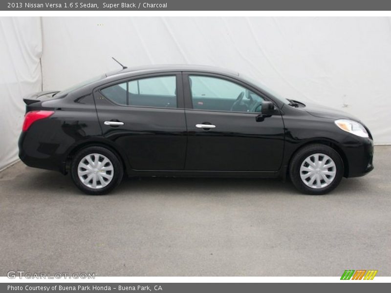 Super Black / Charcoal 2013 Nissan Versa 1.6 S Sedan
