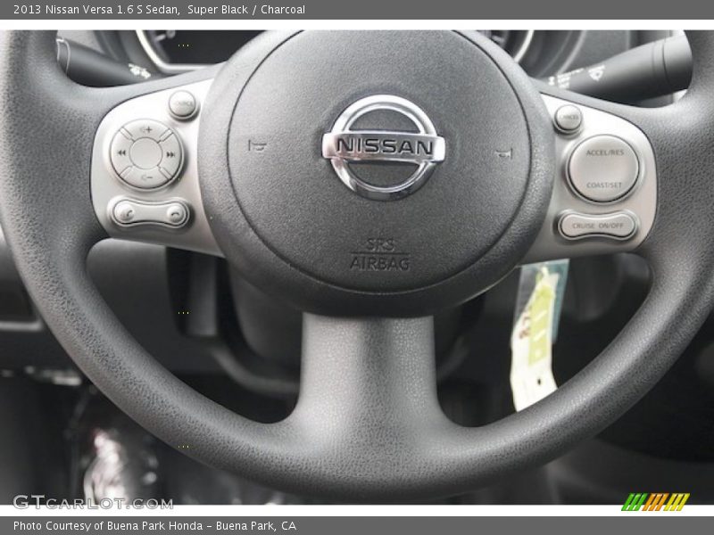 Super Black / Charcoal 2013 Nissan Versa 1.6 S Sedan