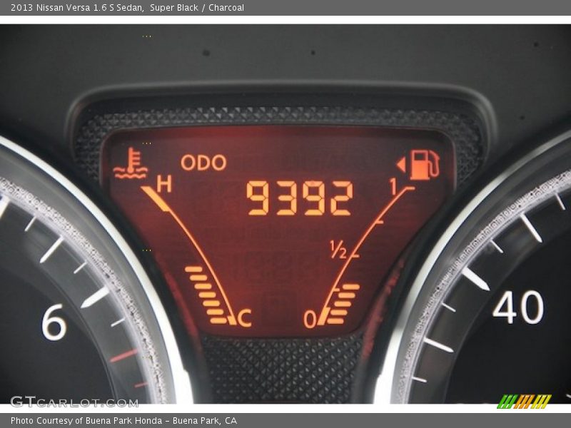 Super Black / Charcoal 2013 Nissan Versa 1.6 S Sedan