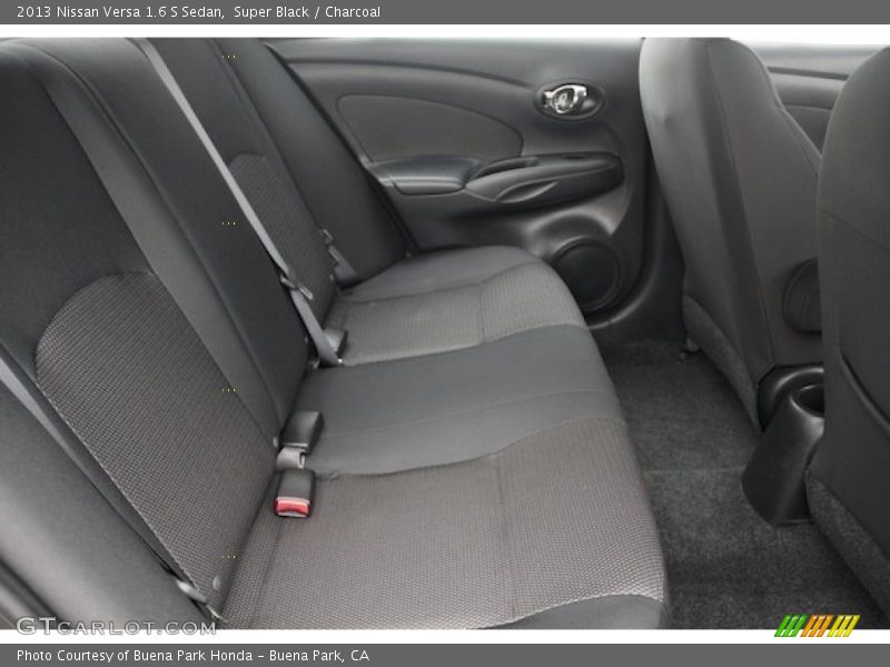 Super Black / Charcoal 2013 Nissan Versa 1.6 S Sedan