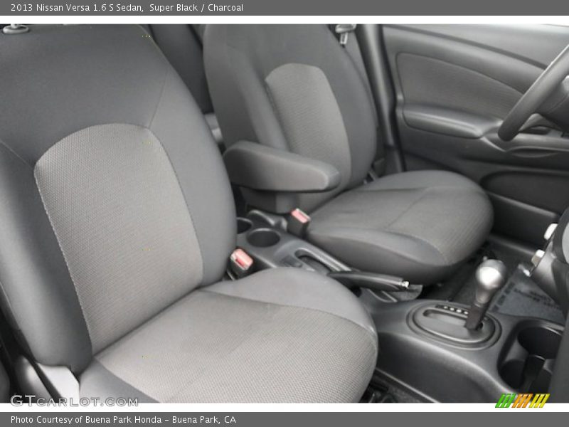 Super Black / Charcoal 2013 Nissan Versa 1.6 S Sedan