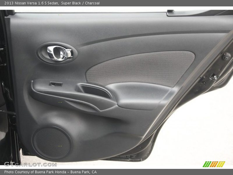 Super Black / Charcoal 2013 Nissan Versa 1.6 S Sedan