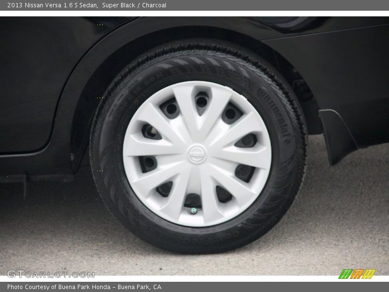 Super Black / Charcoal 2013 Nissan Versa 1.6 S Sedan