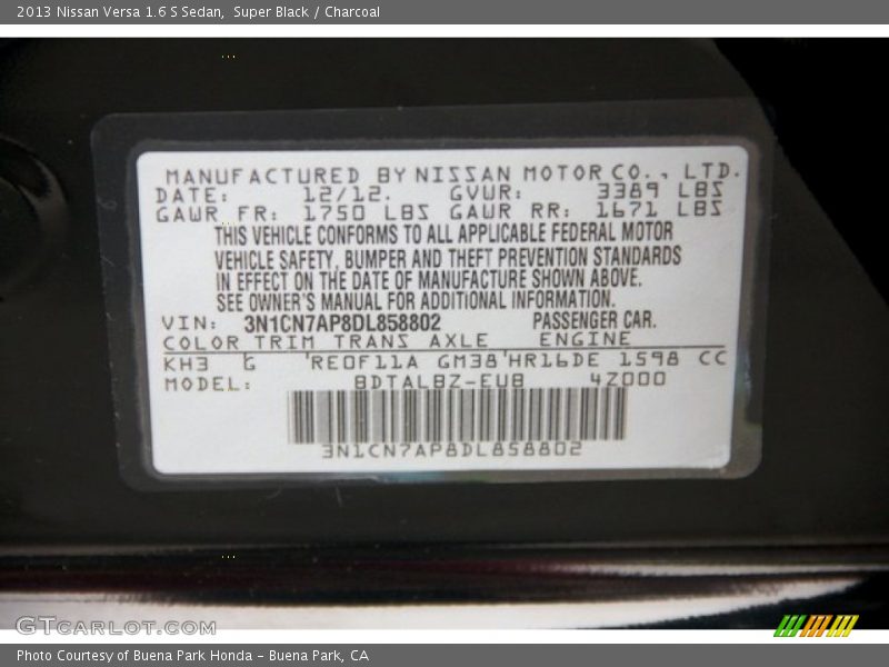 Super Black / Charcoal 2013 Nissan Versa 1.6 S Sedan