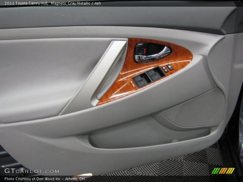 Magnetic Gray Metallic / Ash 2011 Toyota Camry XLE