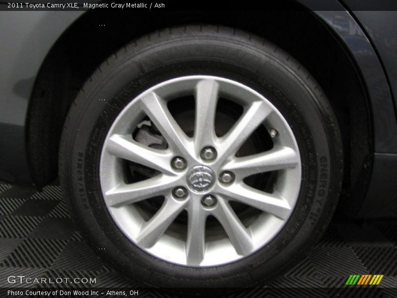Magnetic Gray Metallic / Ash 2011 Toyota Camry XLE