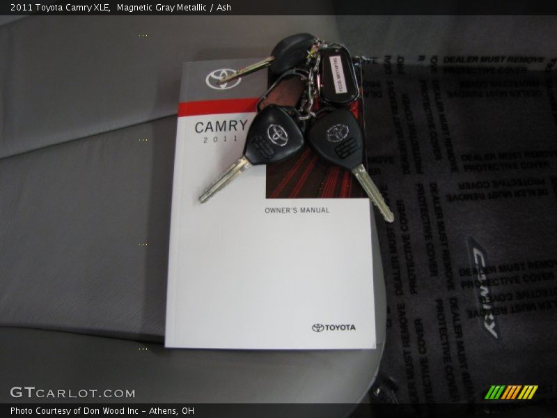Magnetic Gray Metallic / Ash 2011 Toyota Camry XLE