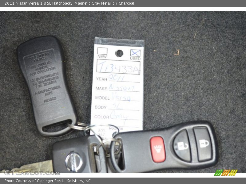 Magnetic Gray Metallic / Charcoal 2011 Nissan Versa 1.8 SL Hatchback