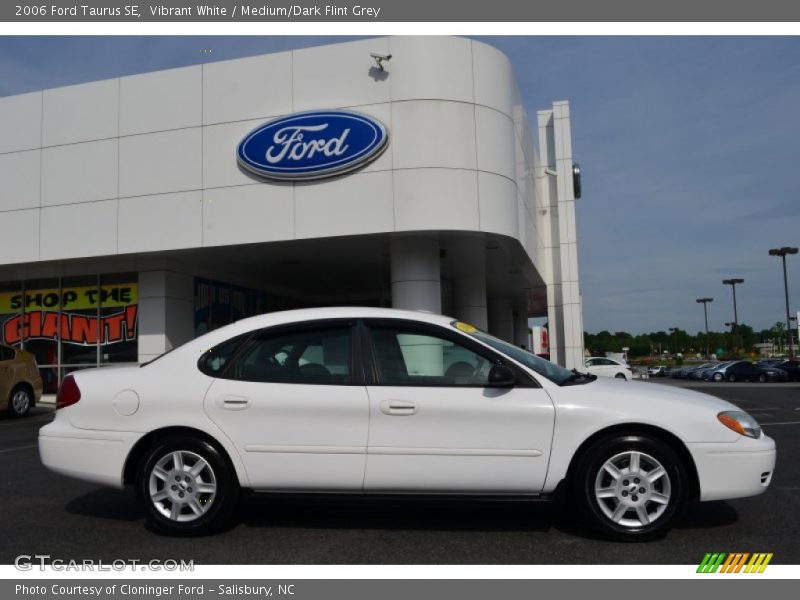  2006 Taurus SE Vibrant White