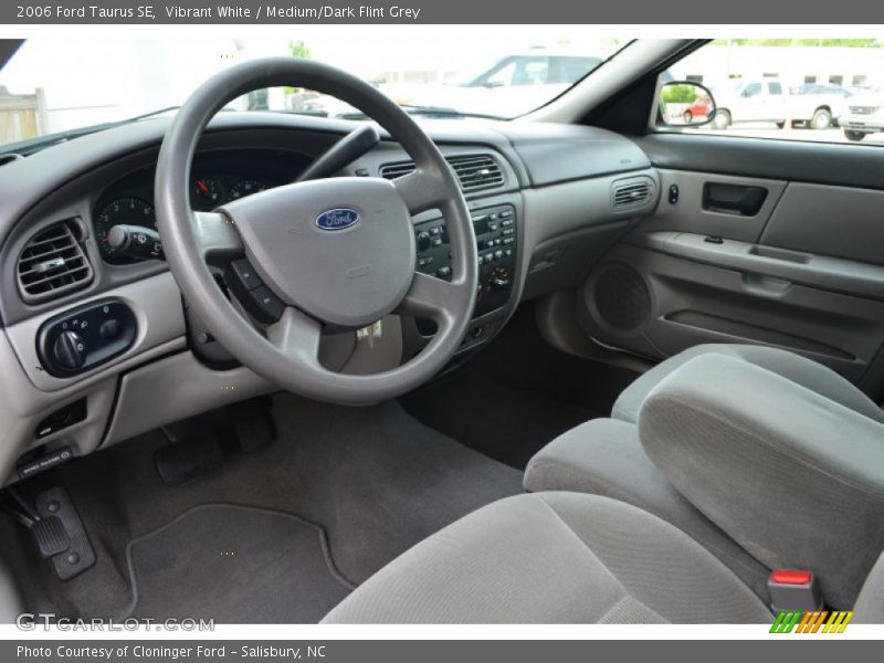 Medium/Dark Flint Grey Interior - 2006 Taurus SE 