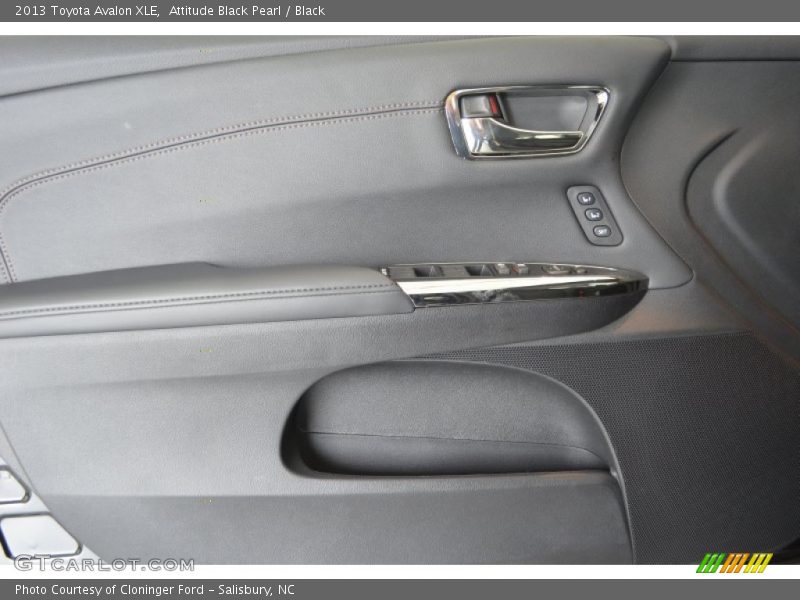 Attitude Black Pearl / Black 2013 Toyota Avalon XLE