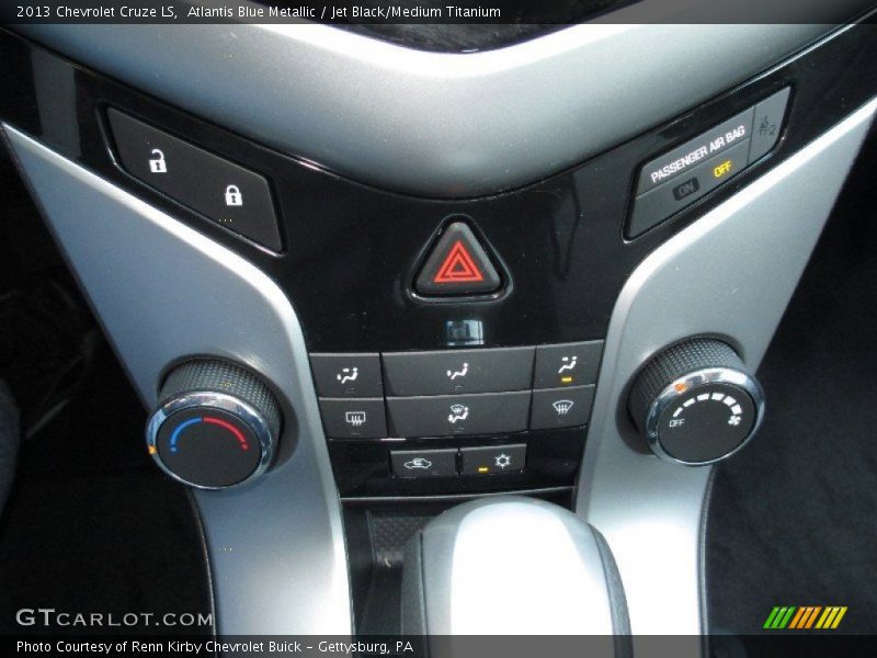 Atlantis Blue Metallic / Jet Black/Medium Titanium 2013 Chevrolet Cruze LS