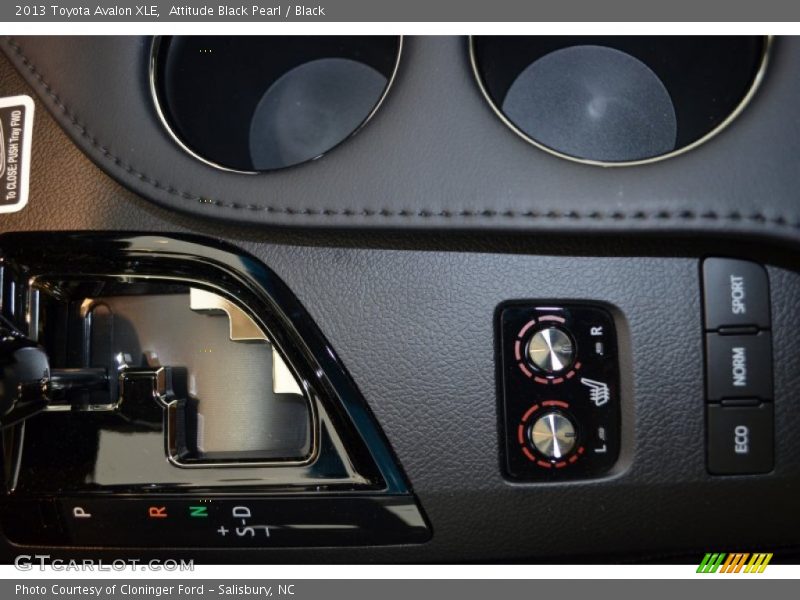 Attitude Black Pearl / Black 2013 Toyota Avalon XLE