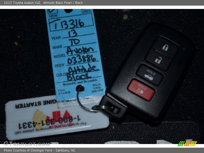 Attitude Black Pearl / Black 2013 Toyota Avalon XLE