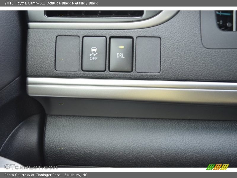 Attitude Black Metallic / Black 2013 Toyota Camry SE