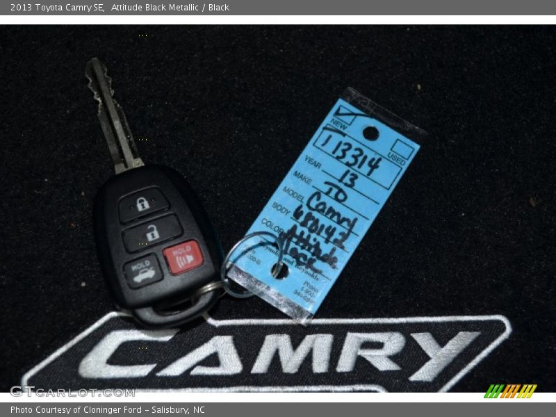 Attitude Black Metallic / Black 2013 Toyota Camry SE