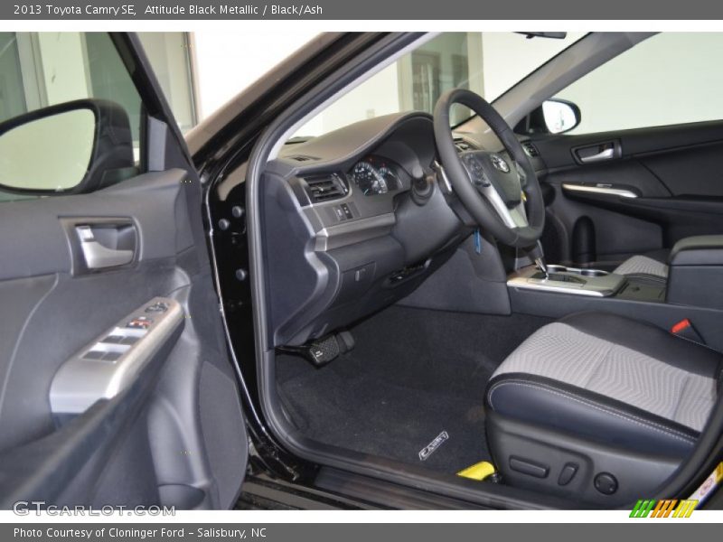 Attitude Black Metallic / Black/Ash 2013 Toyota Camry SE