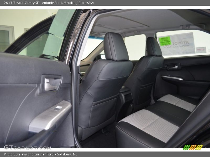 Attitude Black Metallic / Black/Ash 2013 Toyota Camry SE