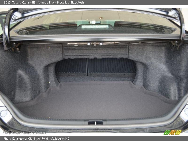 Attitude Black Metallic / Black/Ash 2013 Toyota Camry SE