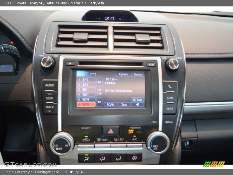 Attitude Black Metallic / Black/Ash 2013 Toyota Camry SE
