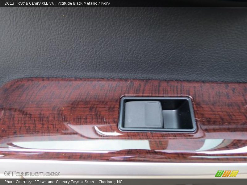 Attitude Black Metallic / Ivory 2013 Toyota Camry XLE V6