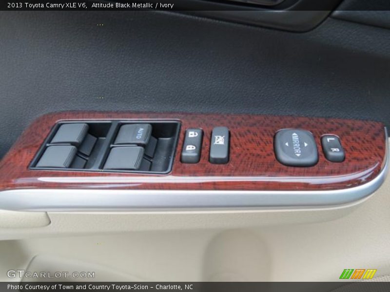 Attitude Black Metallic / Ivory 2013 Toyota Camry XLE V6