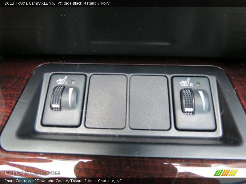 Attitude Black Metallic / Ivory 2013 Toyota Camry XLE V6