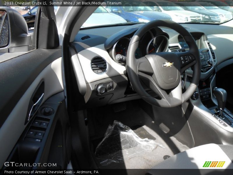 Summit White / Jet Black/Medium Titanium 2013 Chevrolet Cruze LS