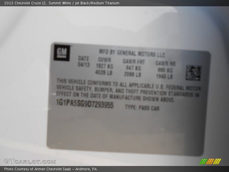 Summit White / Jet Black/Medium Titanium 2013 Chevrolet Cruze LS