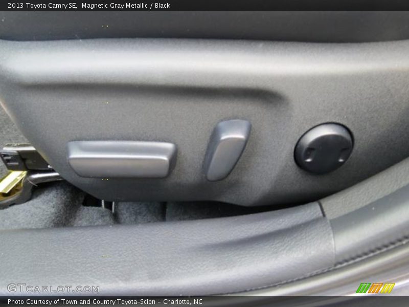 Magnetic Gray Metallic / Black 2013 Toyota Camry SE