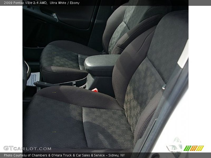 Ultra White / Ebony 2009 Pontiac Vibe 2.4 AWD
