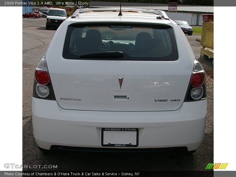 Ultra White / Ebony 2009 Pontiac Vibe 2.4 AWD