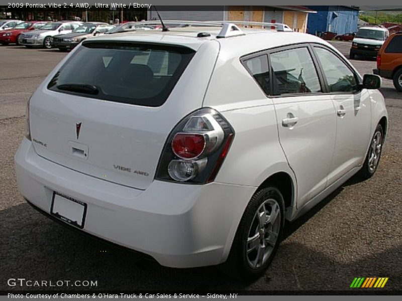 Ultra White / Ebony 2009 Pontiac Vibe 2.4 AWD